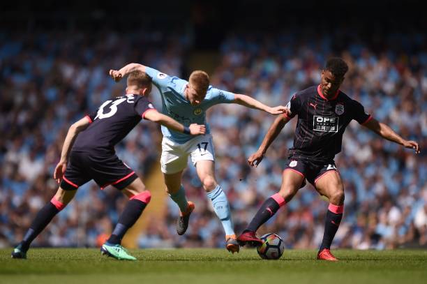 在他首场比 在他首场比